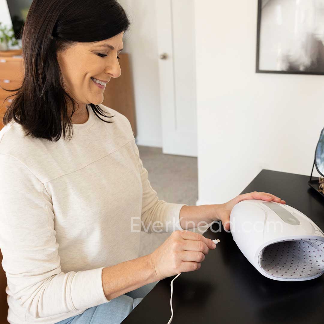 EverKnead™ Electric Hand Massager